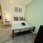 Willesden J Guest Home 4