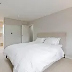 Modern Town House In Barnes, West London
