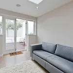 Modern Town House In Barnes, West London