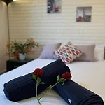 Room In Oxford Street