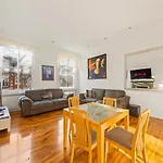Sg, Classic Knightsbridge Loft Apartment