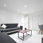 Superb Garden Apartment