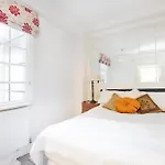 Executive Knightsbridge Apartment