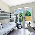 Sleek Modern 3Br Flat In Nunhead
