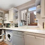 Flat 1 - 2 Bedrooms And Private Terrace
