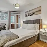 Peaceful 2-Bed South Bank
