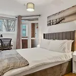 Peaceful 2-Bed South Bank