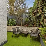 Earls Court Spacious Apartment
