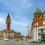 Chic 3 Bedroom Brixtonclapham Apartment Near Tube