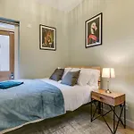 Chic 3 Bedroom Brixtonclapham Apartment Near Tube