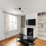 Exceptional Mews House In Chelsea