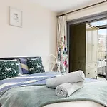 Modern Spacious 1 Bedroom Flat In Camden