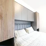 Newly Refurbished 2 Bed Apartment In Paddington