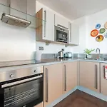 London Skylineviews 2 Bed 2 Bath Flat Near Canary Wharf, O2 & Excel