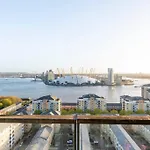 London Skylineviews 2 Bed 2 Bath Flat Near Canary Wharf, O2 & Excel
