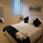 Comfy Spacious Apartment In Canary Wharf