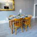 Stylish & Cosy 3Bdr In Fulham With Roof Terrace