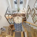 Stylish Studio In Kensington
