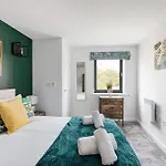 2Bed2Bath Spacious Modern Apartment Near Csm University