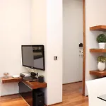 Modernized South Kensington Apartments