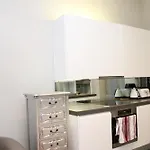 Modernized South Kensington Apartments
