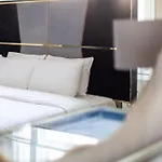 Spacious 1 Bdr Apt - 2Min To Bond Str Station