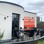 Stylish 2Bd Flat With Private Balcony - Battersea