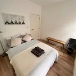 Modern 2 Bedroom Flat Next To Liverpool Street