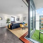 Lovely & Cosy 2 Beds London Skyline View