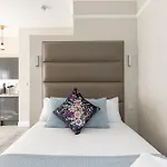 Air Conditioned Apt High St Kensington
