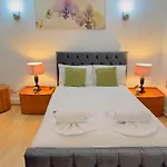 Bright Budget Studio Apartment In Central London