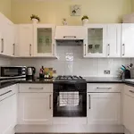 Gorgeous 1 Bedroom Apartment