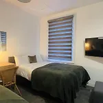 Impeccable 1 Bedroom Flat In Central London