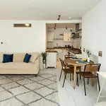 Charming 2-Bed Flat In The Heart Of Nottinghill - Steps From Portobello Rd Market And Nottinghill Bookshop