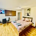 One Bed Apartment In Camden Town In London