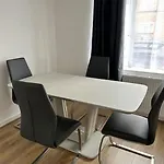 A Luxurious 3 Bed-Terrance House