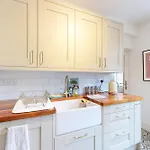 3 Bedroom Family Friendly Apartment In Hillcrest