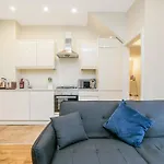 Ealing Queen Of The Suburbs One Bedroom Apartment Pass The Keys
