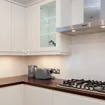 Spacious 2 Bedroom Maisonette In Stratford