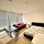 2 Minutes From Oxford Street Private Room D
