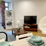 Modern Patio Flat Close To Tower Bridge