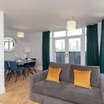 Deluxe South Central London Apartment