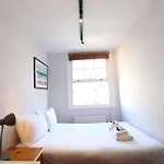 3 Bedroom Prime Angel Location