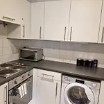 Luxury Modern Central London - London Bridge - Westminster - 2 Bed Stylish Apartment