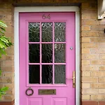 Victoria Park 2 Bedroom House W/ Garden & Parking