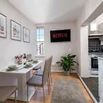 City Of London - Lovely Two Bedroom Apartment