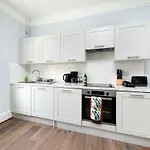 Cozy 1 Bedroom Flat In Greater London