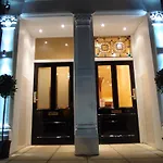 Hotel 65