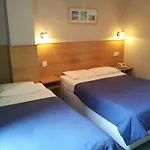 West Cromwell Hotel