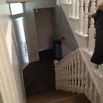 287 Green Lanes